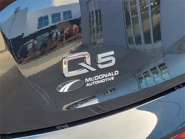 Photo of 2025 Mythos Black Metallic Audi Q5