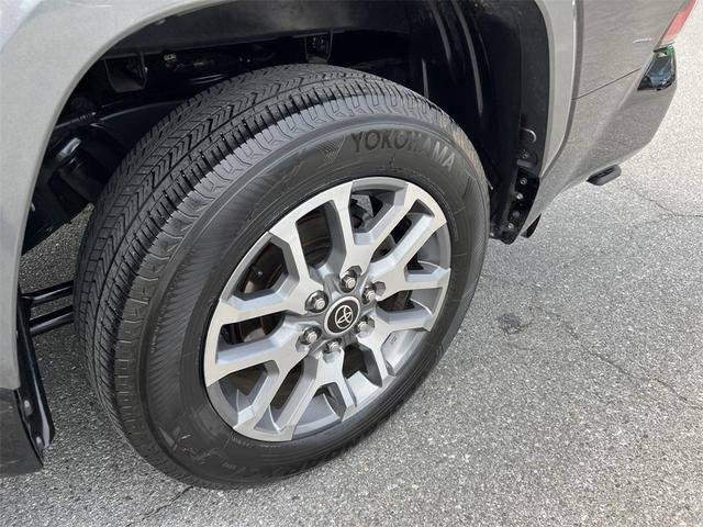 Photo of 2022 Midnight Black Metallic Toyota Tundra
