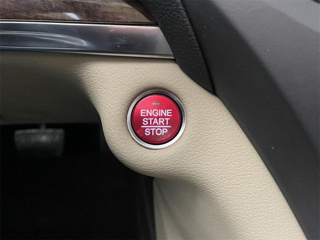 Photo of 2019 Majestic Black Pearl Acura MDX