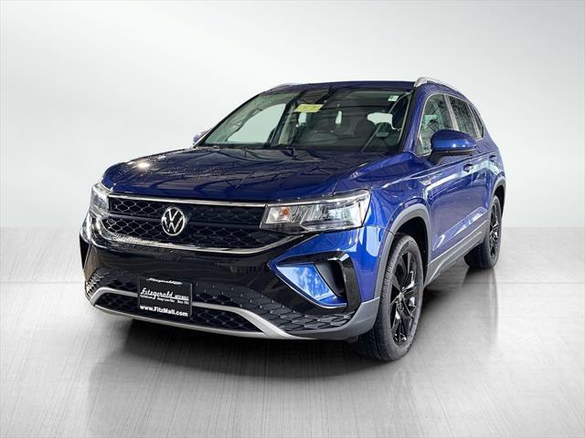 Photo of 2022 Dusk Blue Metallic Volkswagen Taos