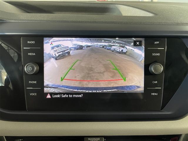 Photo of 2022 Dusk Blue Metallic Volkswagen Taos