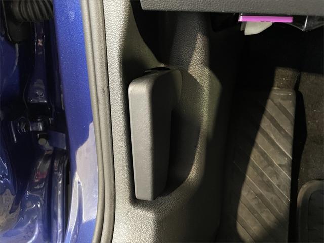 Photo of 2022 Dusk Blue Metallic Volkswagen Taos