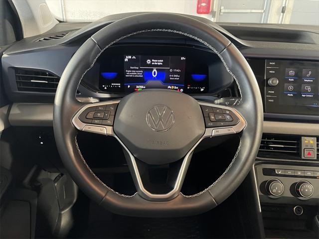 Photo of 2022 Dusk Blue Metallic Volkswagen Taos