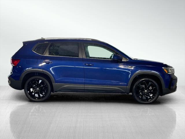 Photo of 2022 Dusk Blue Metallic Volkswagen Taos