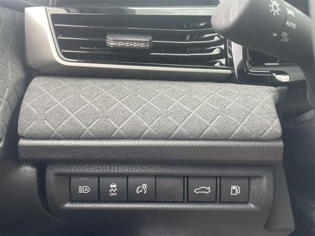 Photo of 2025 Wind Chill Pearl Toyota Camry