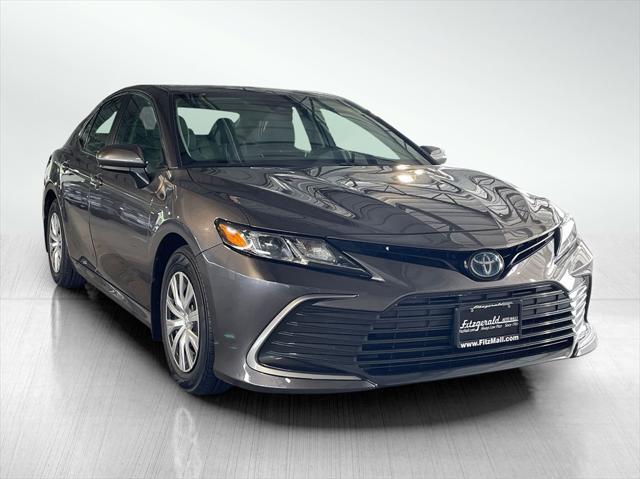 Photo of 2022 Predawn Gray Mica Toyota Camry