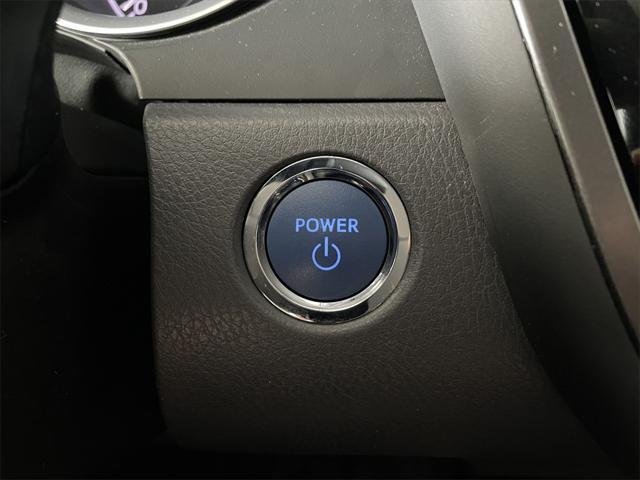 Photo of 2022 Predawn Gray Mica Toyota Camry