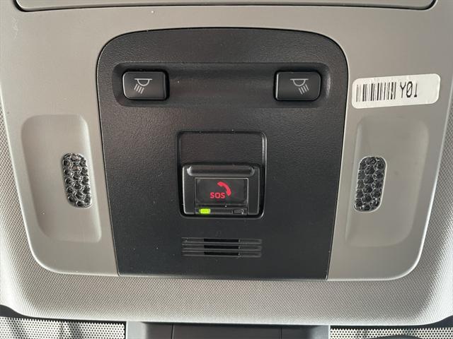 Photo of 2022 Predawn Gray Mica Toyota Camry