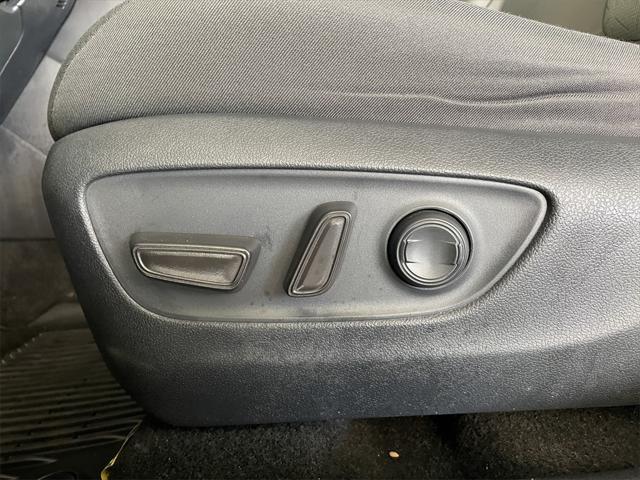 Photo of 2020 Midnight Black Metallic Toyota RAV4