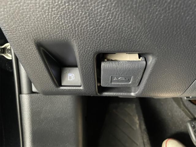 Photo of 2020 Midnight Black Metallic Toyota RAV4 Hybrid