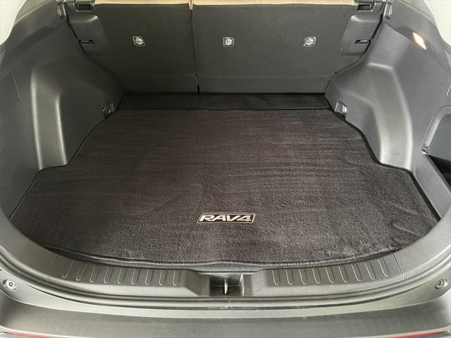 Photo of 2020 Midnight Black Metallic Toyota RAV4 Hybrid
