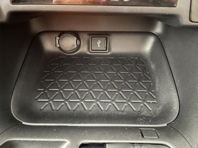 Photo of 2020 Midnight Black Metallic Toyota RAV4 Hybrid