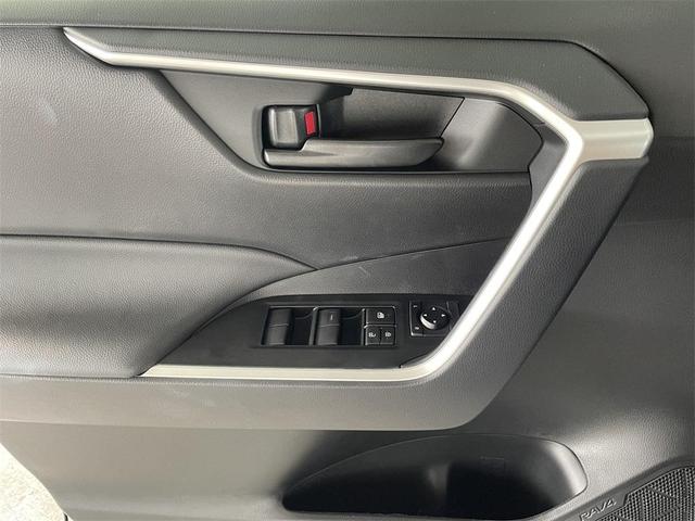 Photo of 2025 Ice Cap Toyota RAV4