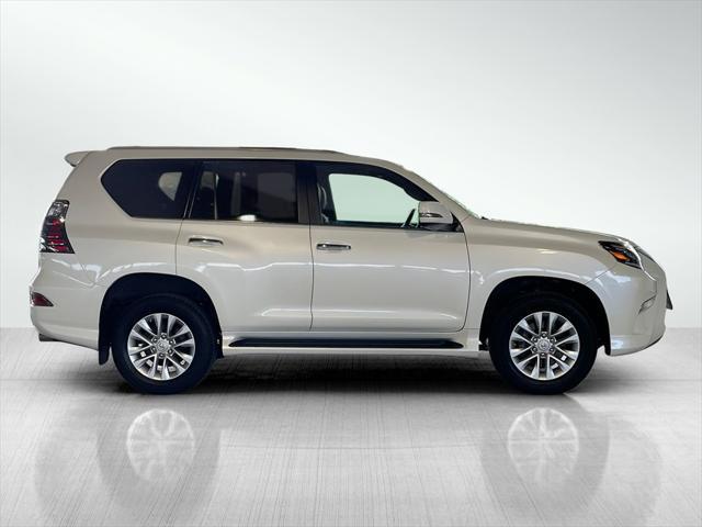 Photo of 2022 Starfire Pearl Lexus GX 460