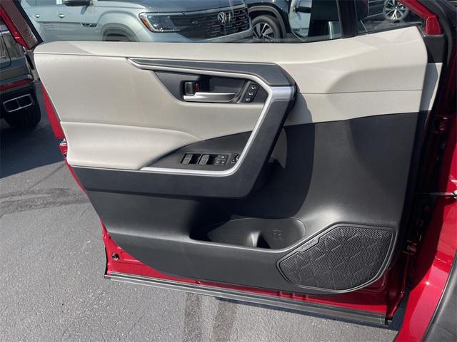 Photo of 2025 Ruby Flare Pearl Toyota RAV4