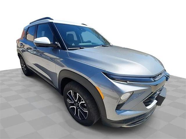 Photo of 2025 Sterling Gray Metallic Chevrolet Trailblazer
