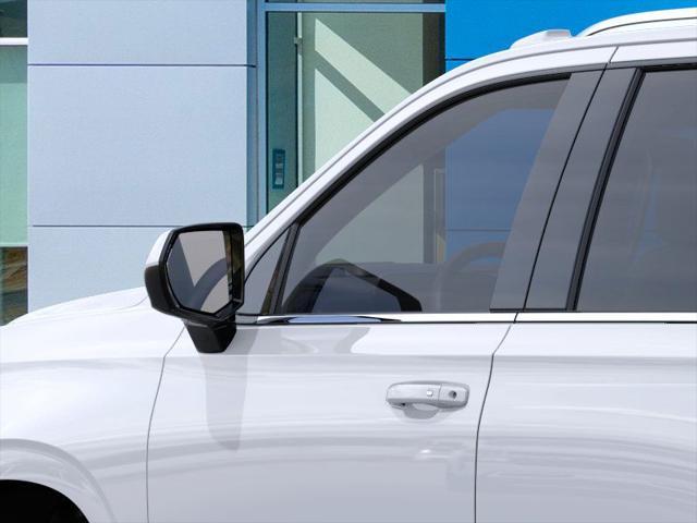 Photo of 2025 Summit White Chevrolet Tahoe