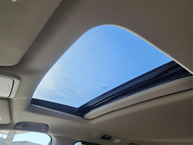 Photo of 2018 White Diamond Pearl Honda Odyssey