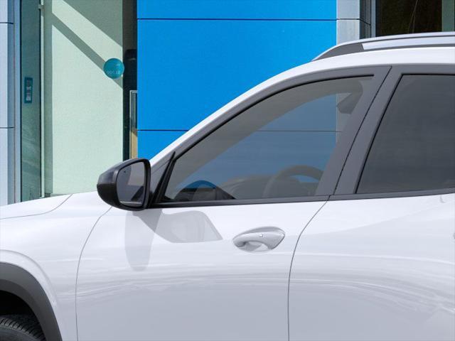 Photo of 2025 Summit White Chevrolet Trax