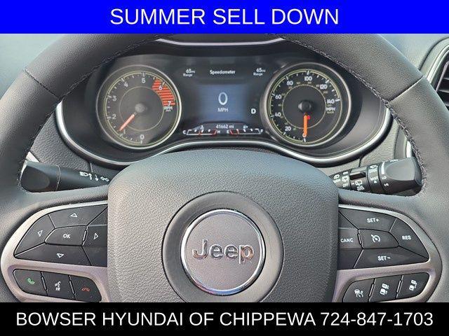 Photo of 2022 Bright White Clearcoat Jeep Cherokee