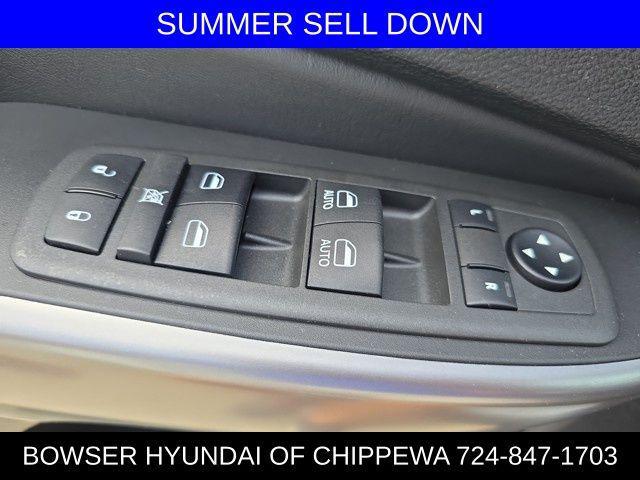 Photo of 2022 Bright White Clearcoat Jeep Cherokee