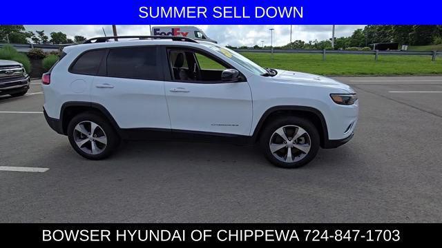 Photo of 2022 Bright White Clearcoat Jeep Cherokee