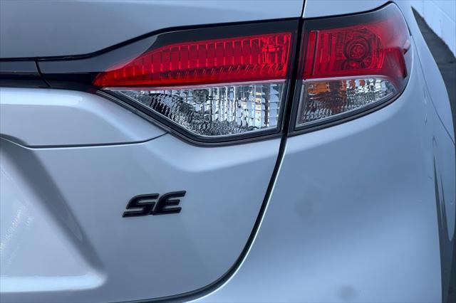 Photo of 2022 Classic Silver Metallic Toyota Corolla