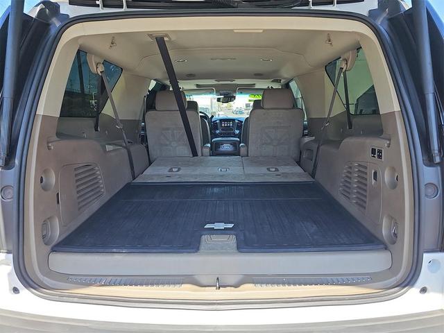 Photo of 2018 Summit White Chevrolet Suburban