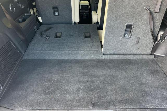 Photo of 2022 Crystal White Pearl Subaru Ascent