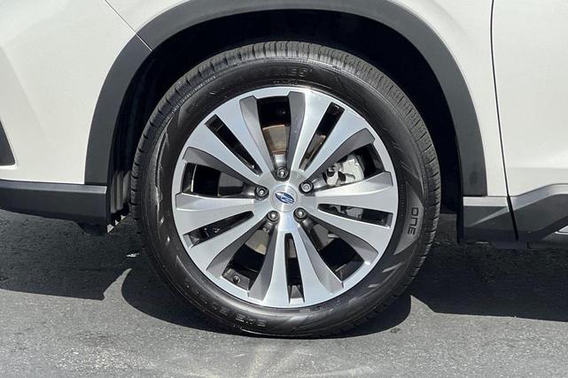Photo of 2022 Crystal White Pearl Subaru Ascent