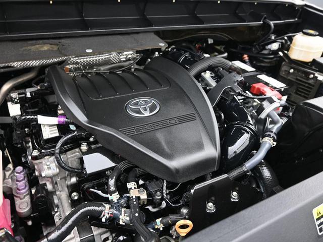 Photo of 2023 Midnight Black Metallic Toyota Highlander