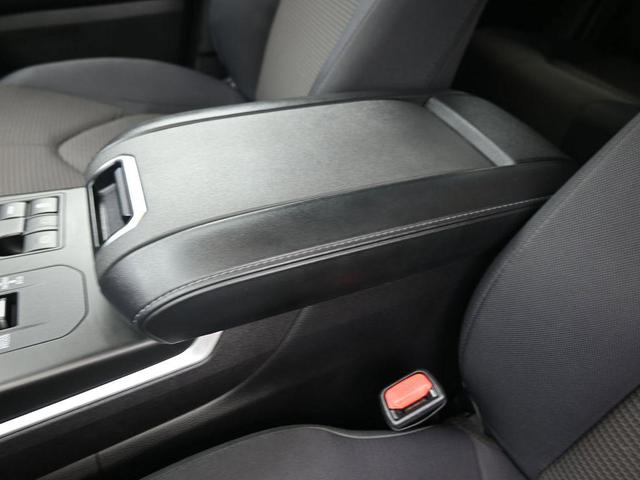 Photo of 2023 Midnight Black Metallic Toyota Highlander