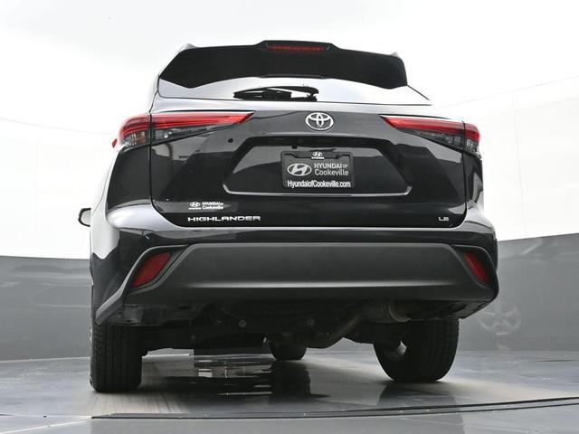 Photo of 2023 Midnight Black Metallic Toyota Highlander