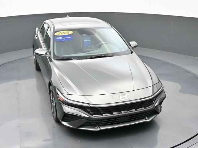 Photo of 2025 Amazon Gray Hyundai ELANTRA