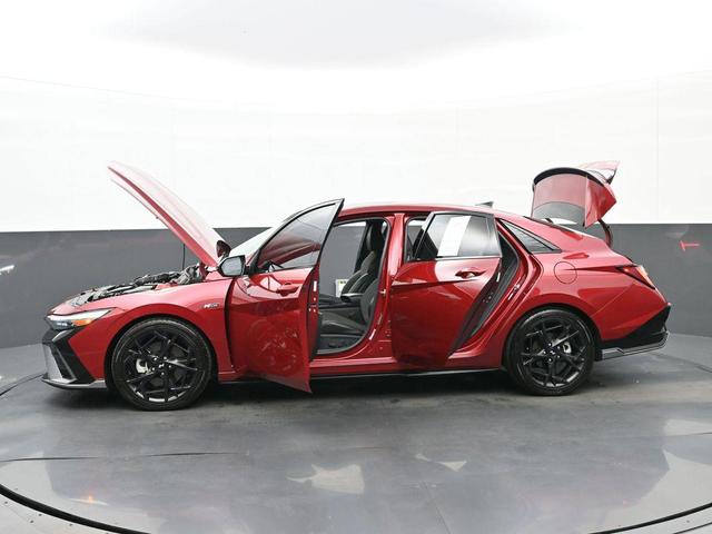 Photo of 2024 Ultimate Red Hyundai ELANTRA