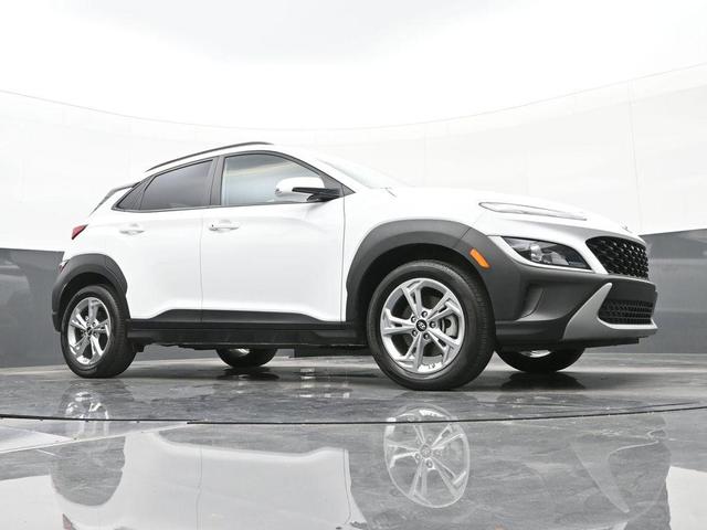 Photo of 2023 Lunar White Hyundai KONA