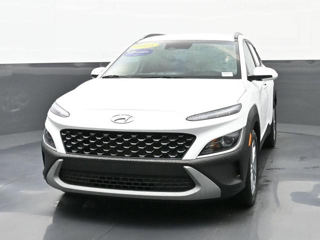 Photo of 2023 Lunar White Hyundai KONA