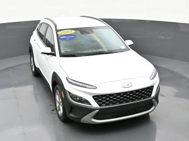 Photo of 2023 Lunar White Hyundai KONA