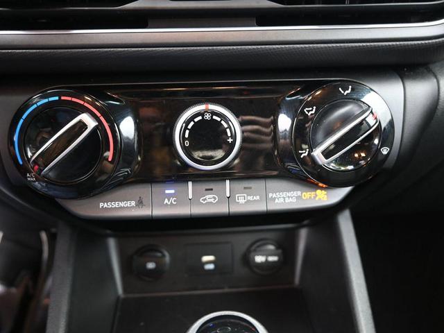 Photo of 2023 Lunar White Hyundai KONA