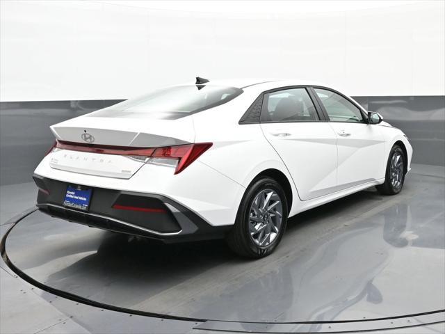 Photo of 2025 Serenity White Hyundai ELANTRA HEV