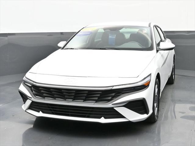 Photo of 2025 Serenity White Hyundai ELANTRA HEV
