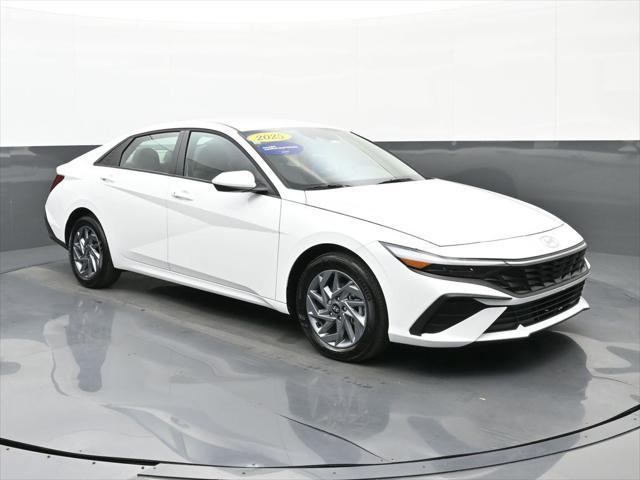 Photo of 2025 Serenity White Hyundai ELANTRA HEV