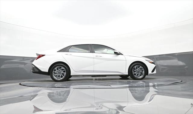 Photo of 2025 Serenity White Hyundai ELANTRA HEV