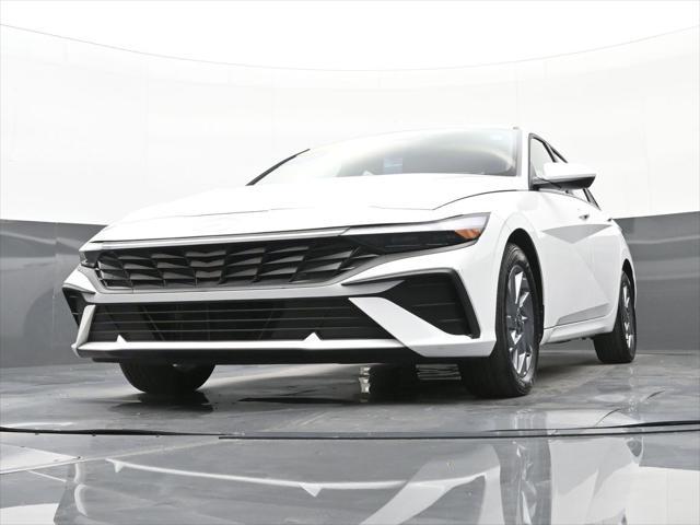 Photo of 2025 Serenity White Hyundai ELANTRA HEV