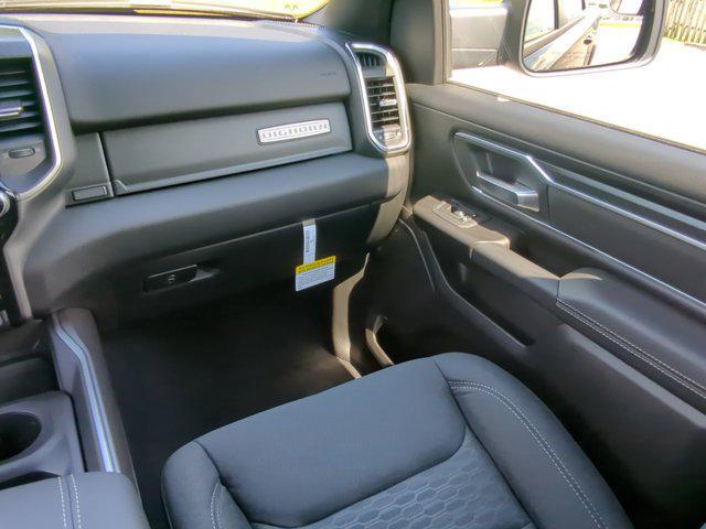 Photo of 2025 Diamond Black Crystal Pearlcoat RAM 1500