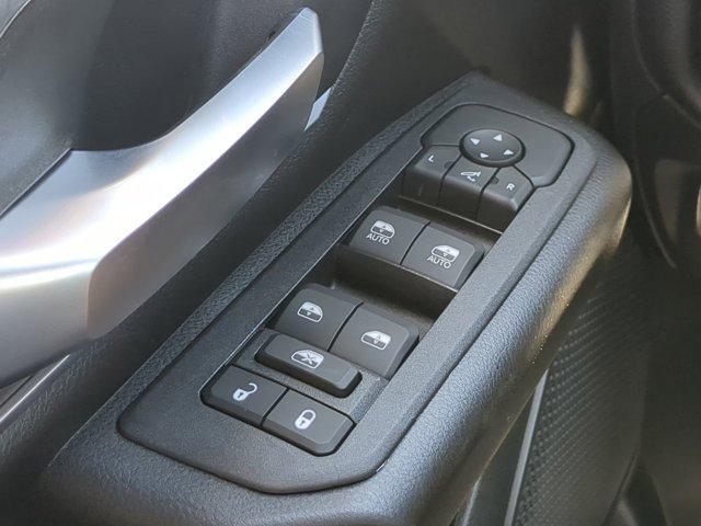 Photo of 2025 Diamond Black Crystal Pearlcoat RAM 1500