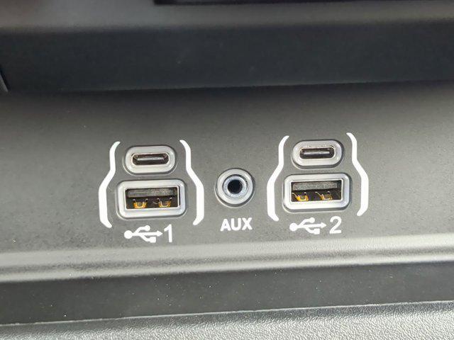 Photo of 2025 Diamond Black Crystal Pearlcoat RAM 1500