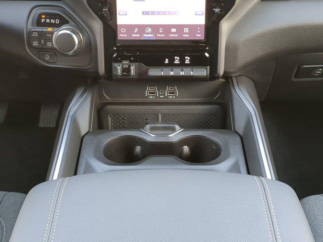 Photo of 2025 Diamond Black Crystal Pearlcoat RAM 1500