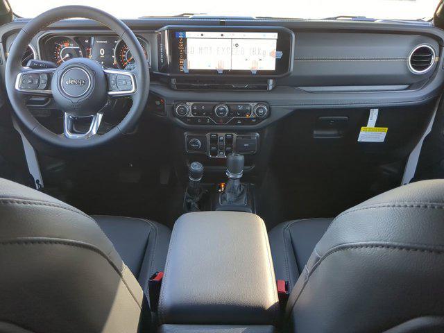 Photo of 2025 Bright White Clearcoat Jeep Wrangler