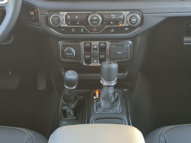 Photo of 2025 Bright White Clearcoat Jeep Wrangler